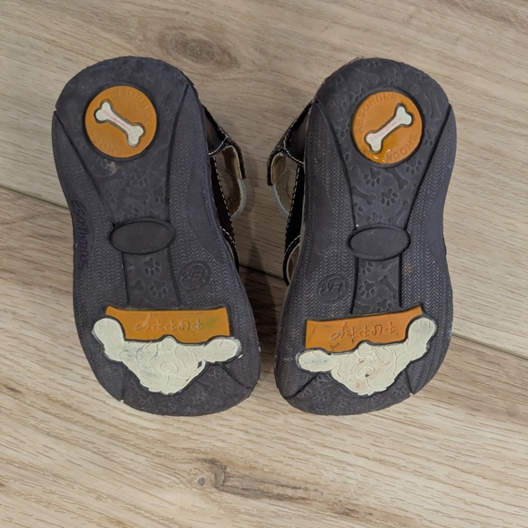 Car (Not Disney) Closed Toe Sandals - Picture 4 of 5